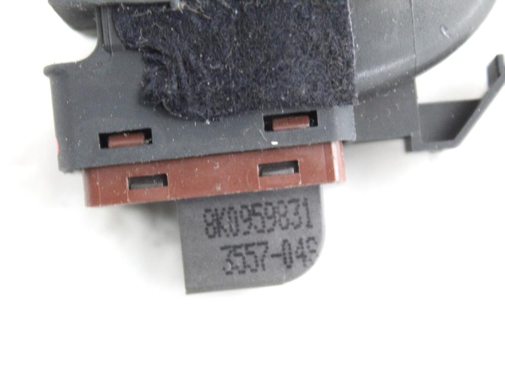 8K0959831 COMANDO INTERRUTTORE APERTURA PORTELLONE COFANO POSTERIORE BAULE AUDI A4 8K2 2.0 D 105KW 6M 4P (2008) RICAMBIO USATO