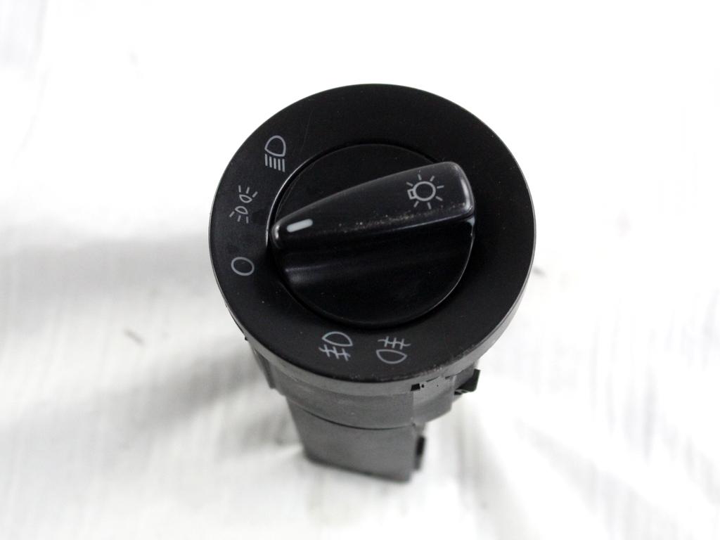1C094153120H GRUPPO DI COMANDO INTERRUTTORE LUCI E FARI VOLKSWAGEN NEW BEETLE 1.9 D 66KW 5M 3P (2002) RICAMBIO USATO 