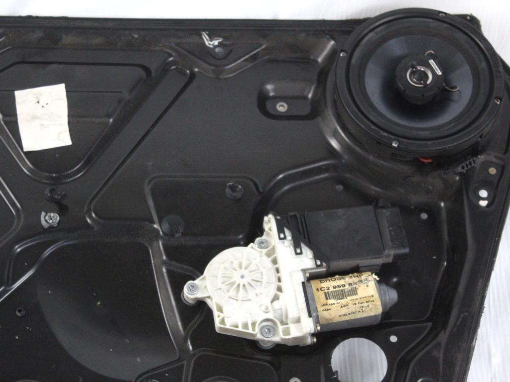1C0837656C MOTORINO MECCANISMO ALZA-VETRO ALZA-CRISTALLO PORTA ANTERIORE DESTRA VOLKSWAGEN NEW BEETLE 1.9 D 66KW 5M 3P (2002) RICAMBIO USATO