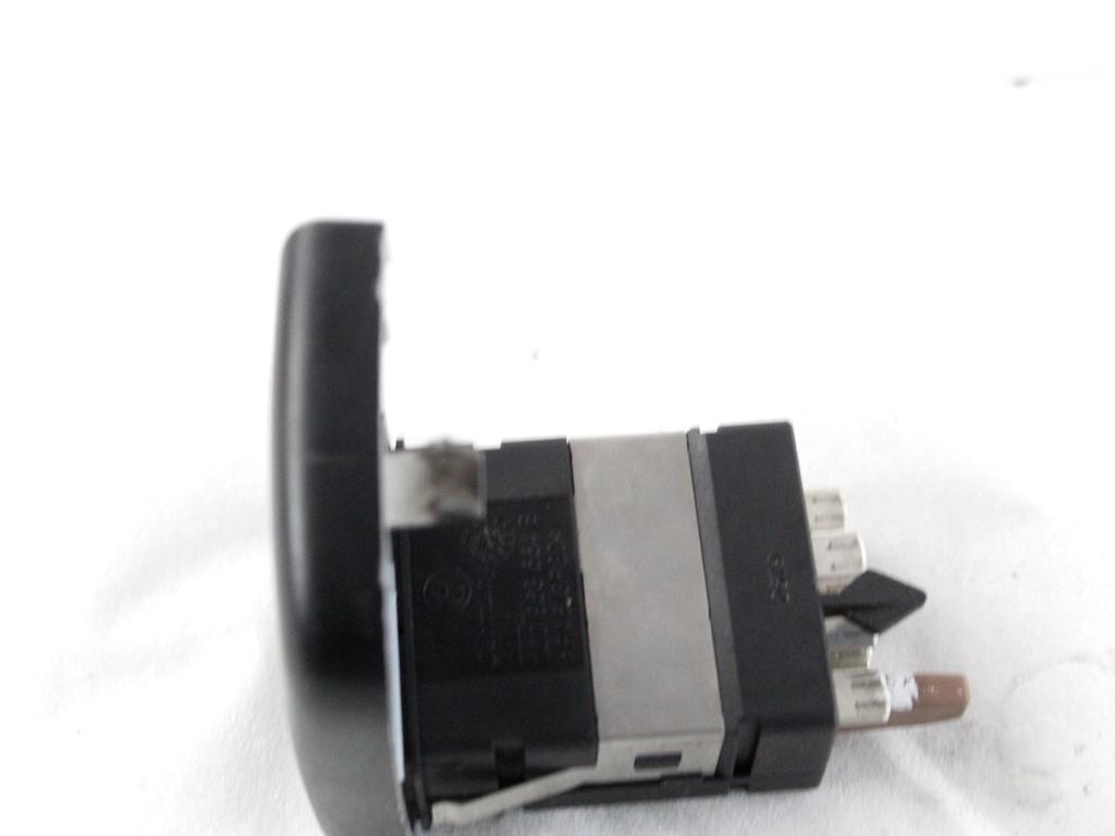 1C0963564B COMANDO REGOLAZIONE RISCALDAMENTO SEDILE ANTERIORE DESTRO VOLKSWAGEN NEW BEETLE 1.9 D 66KW 5M 3P (2002) RICAMBIO USATO