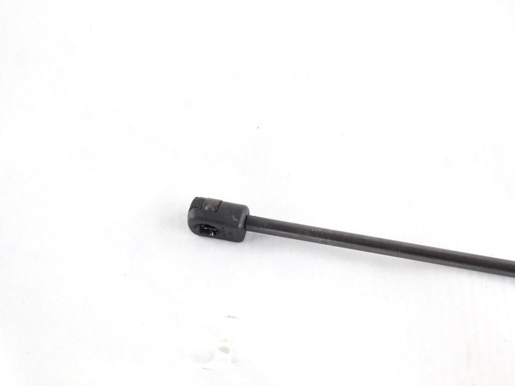 1C0823359E PISTONCINO ASTA AMMORTIZZANTE COFANO ANTERIORE VOLKSWAGEN NEW BEETLE 1.9 D 66KW 5M 3P (2002) RICAMBIO USATO