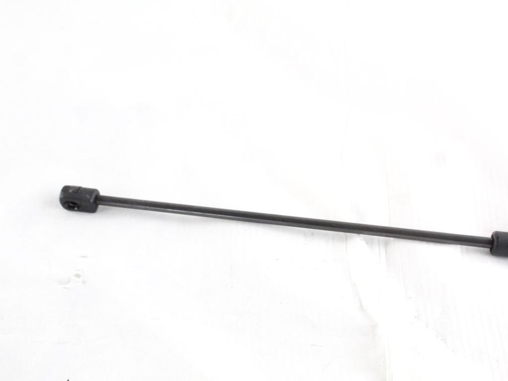 1C0823359E PISTONCINO ASTA AMMORTIZZANTE COFANO ANTERIORE VOLKSWAGEN NEW BEETLE 1.9 D 66KW 5M 3P (2002) RICAMBIO USATO