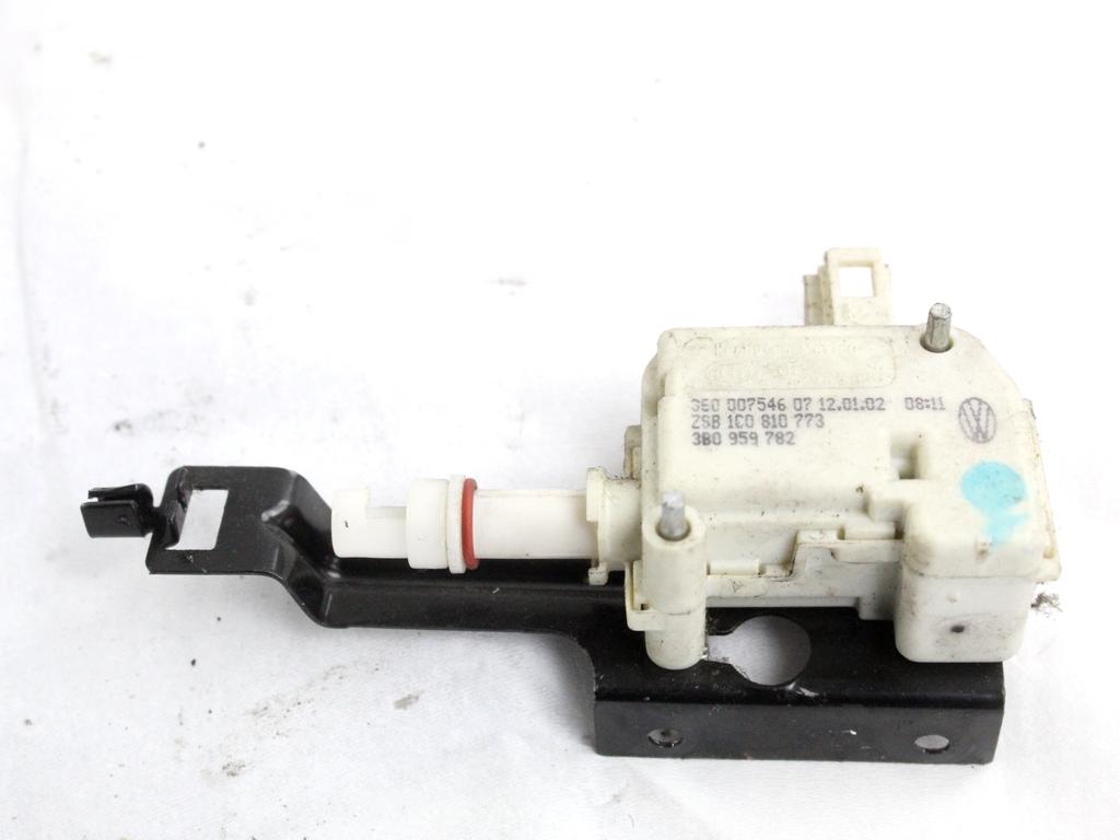1C0810773 MOTORINO APERTURA CHIUSURA SPORTELLO CARBURANTE VOLKSWAGEN NEW BEETLE 1.9 D 66KW 5M 3P (2002) RICAMBIO USATO
