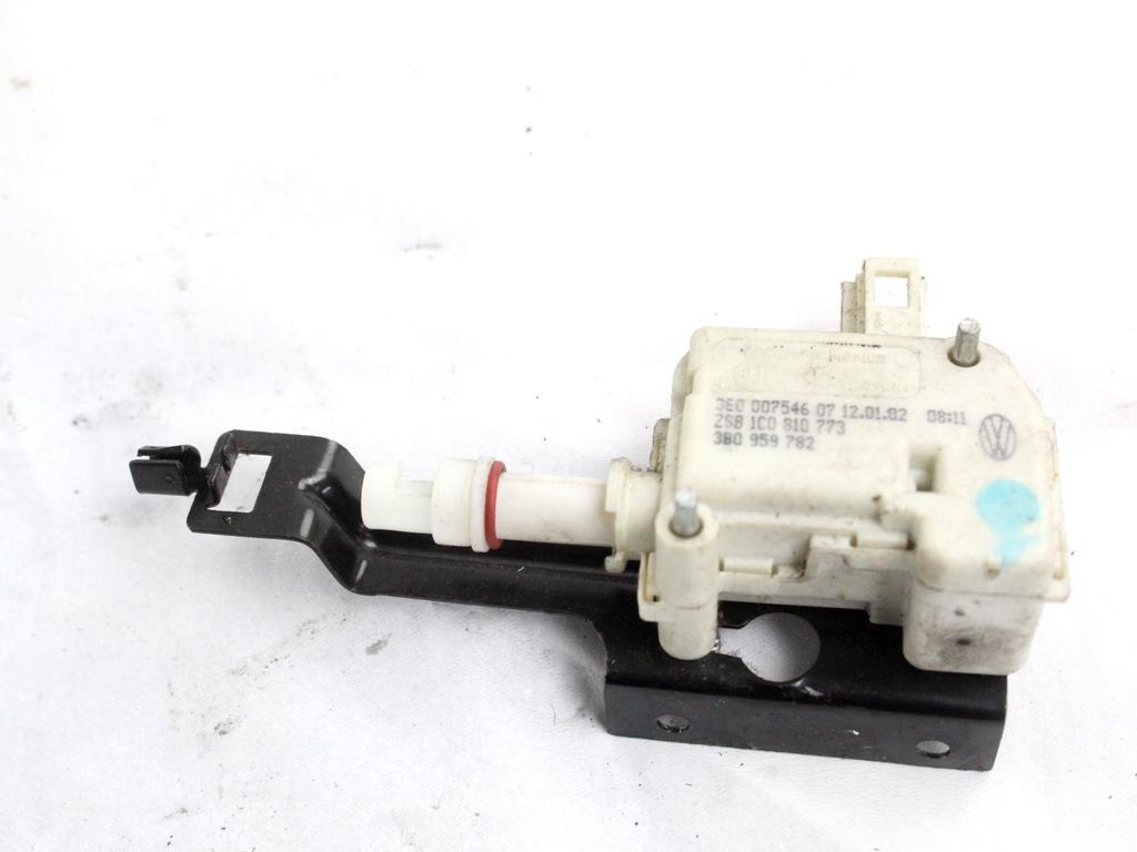 1C0810773 MOTORINO APERTURA CHIUSURA SPORTELLO CARBURANTE VOLKSWAGEN NEW BEETLE 1.9 D 66KW 5M 3P (2002) RICAMBIO USATO