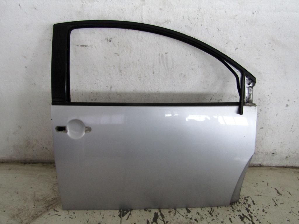 1C0831052N PORTA ANTERIORE DESTRA PASSEGGERO VOLKSWAGEN NEW BEETLE 1.9 D 66KW 5M 3P (2002) RICAMBIO USATO