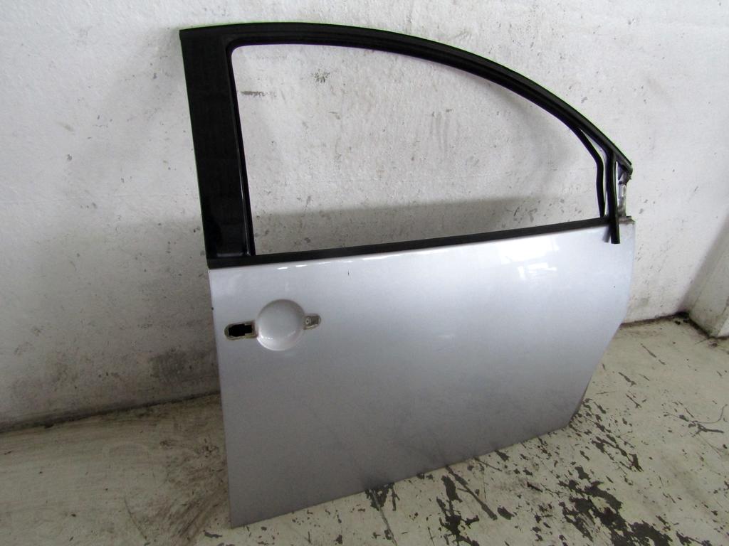 1C0831052N PORTA ANTERIORE DESTRA PASSEGGERO VOLKSWAGEN NEW BEETLE 1.9 D 66KW 5M 3P (2002) RICAMBIO USATO