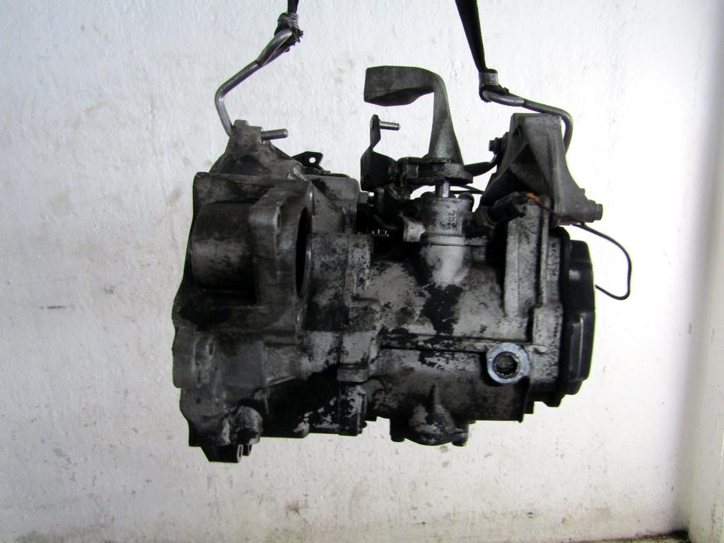 02J300047MX CAMBIO MECCANICO VOLKSWAGEN NEW BEETLE 1.9 D 66KW 5M 3P (2002) RICAMBIO USATO 03J301107C