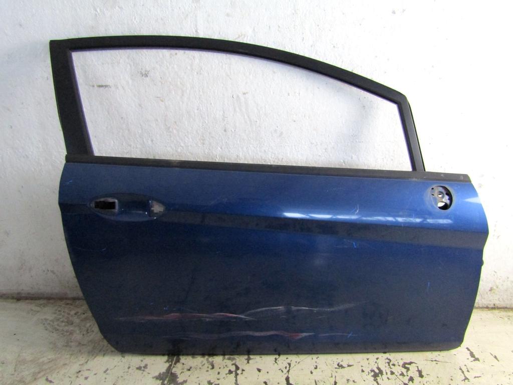 1806117 PORTA ANTERIORE DESTRA PASSEGGERO FORD FIESTA 1.4 G 71KW 5M 3P (2009) RICAMBIO USATO GRAFFIATO