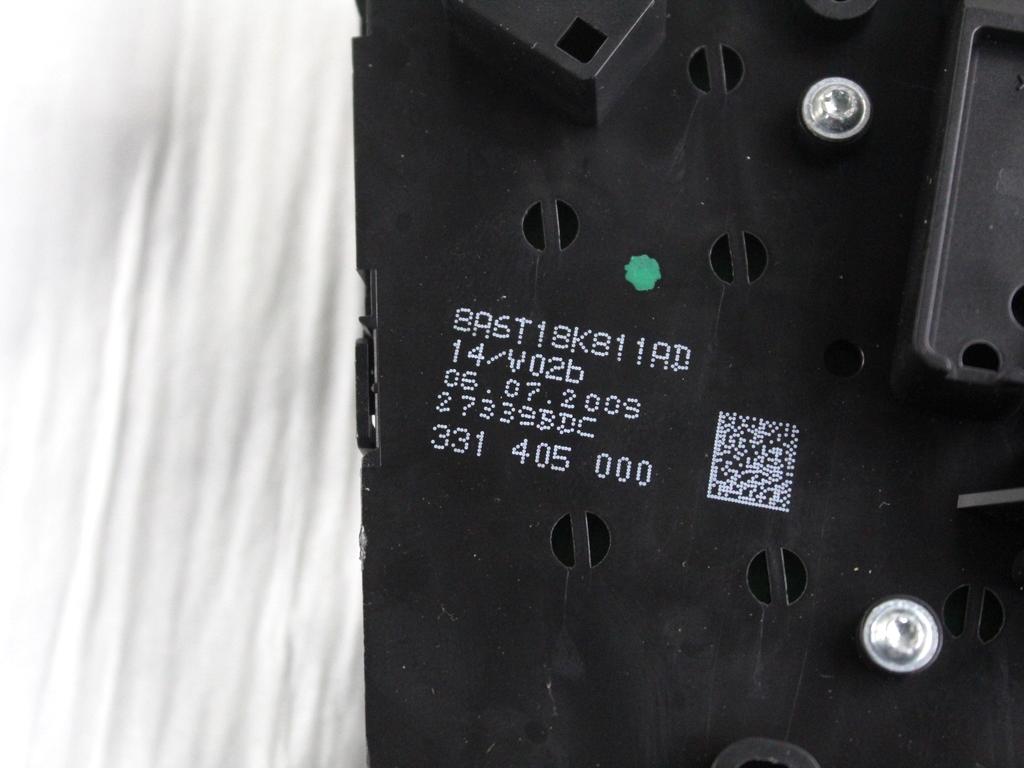 8A6T-18K811-AD GRUPPO DI COMANDO AUTORADIO FORD FIESTA 1.4 G 71KW 5M 3P (2009) RICAMBIO USATO