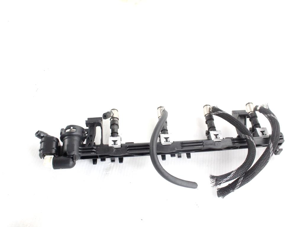8A6G-9H487-AA TUBO INIEZIONE CON SERIE INIETTORI BENZINA FORD FIESTA 1.4 G 71KW 5M 3P (2009) RICAMBIO USATO 