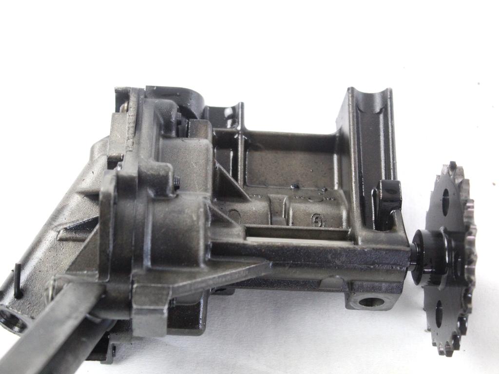 7700600532 POMPA OLIO MOTORE RENAULT MEGANE SW 1.5 D 60KW 5M 5P (2003) RICAMBIO USATO