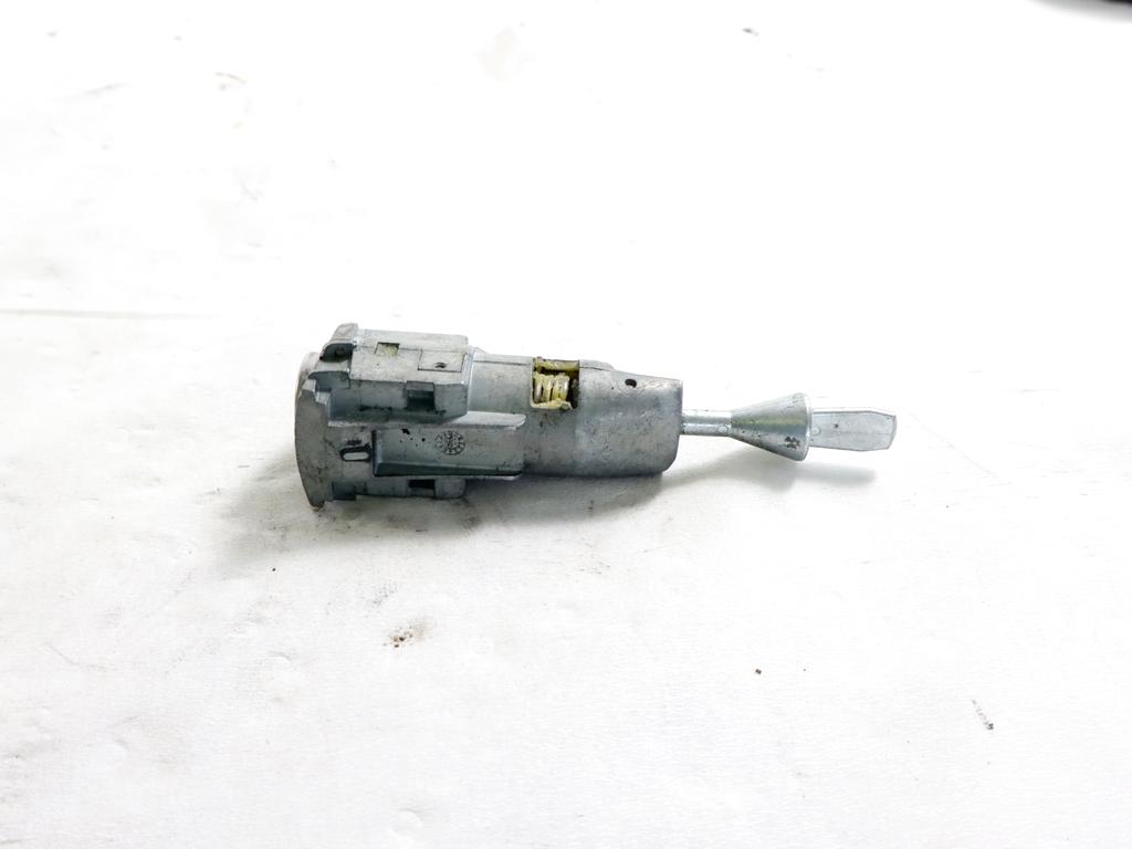 6R0905851B BLOCCHETTO ACCENSIONE AVVIAMENTO CON CHIAVE E SERRATURE VOLKSWAGEN UP 1.0 M 50KW 5M 5P (2013) RICAMBIO USATO