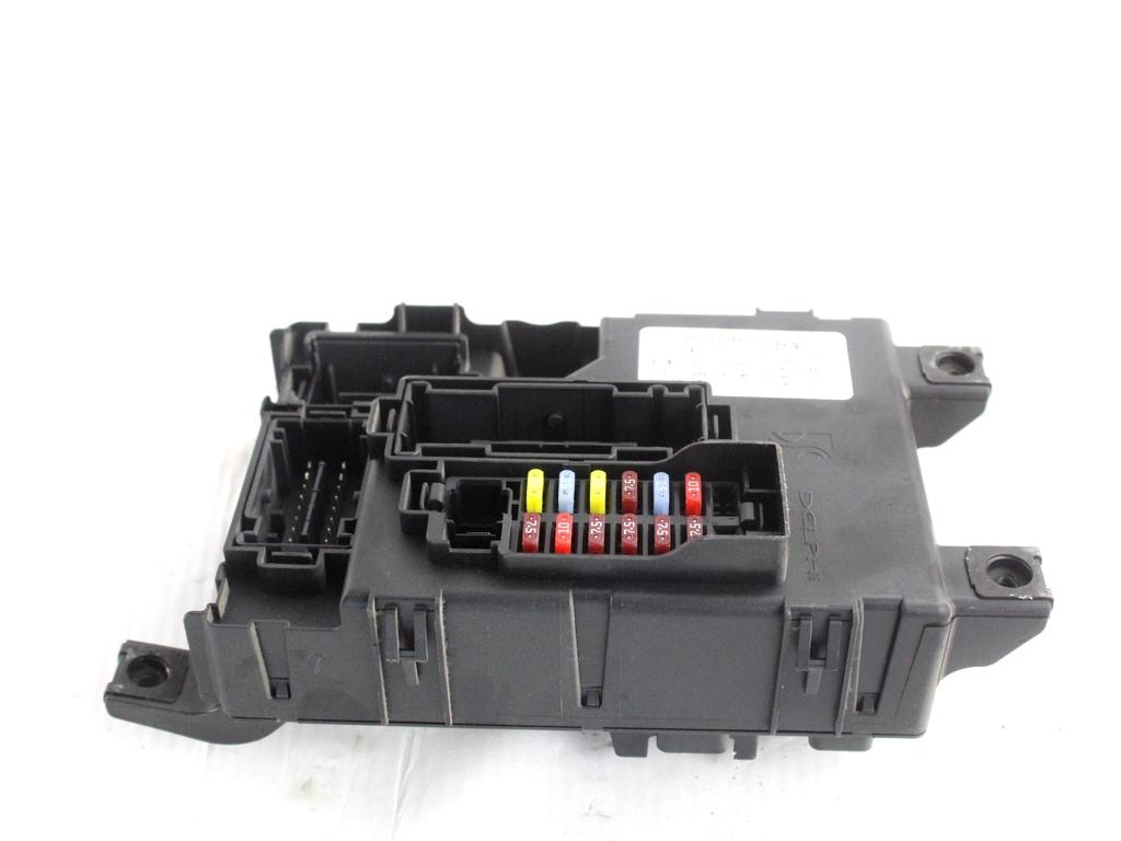 51796150 CENTRALINA FUSIBILIERA SCATOLA FUSIBILI RELÈ FIAT GRANDE PUNTO 1.2 B 48KW 5M 5P (2008) RICAMBIO USATO