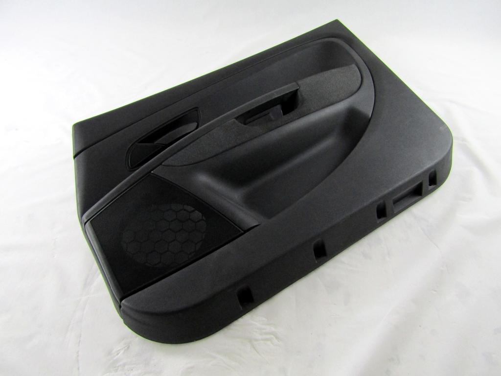 735415184 PANNELLO INTERNO PORTA ANTERIORE DESTRA FIAT GRANDE PUNTO 1.2 B 48KW 5M 5P (2008) RICAMBIO USATO