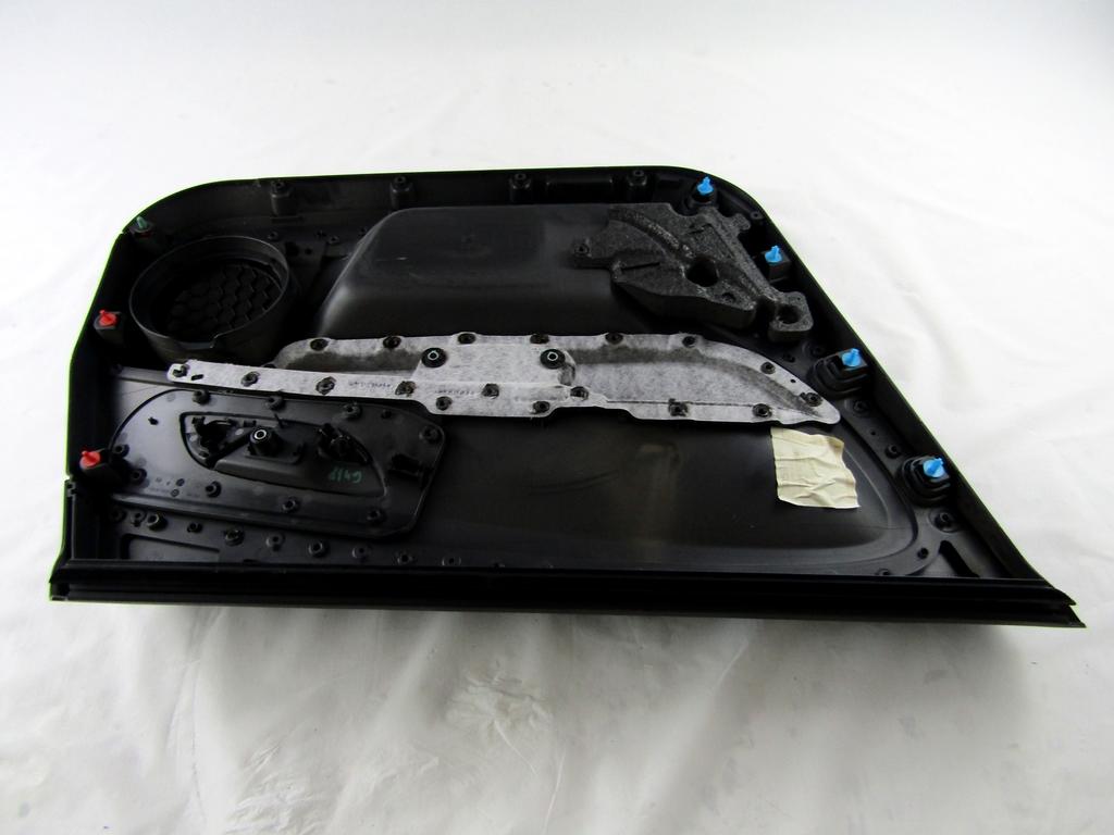 735415184 PANNELLO INTERNO PORTA ANTERIORE DESTRA FIAT GRANDE PUNTO 1.2 B 48KW 5M 5P (2008) RICAMBIO USATO