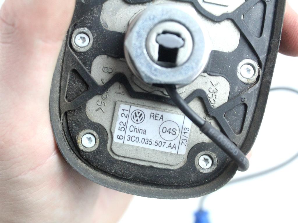 3C0035507AA PINNA ANTENNA TETTO SISTEMA DI NAVIGAZIONE SATELLITARE VOLKSWAGEN PASSAT SW 1.4 M 110KW AUT 5P (2013) RICAMBIO USATO