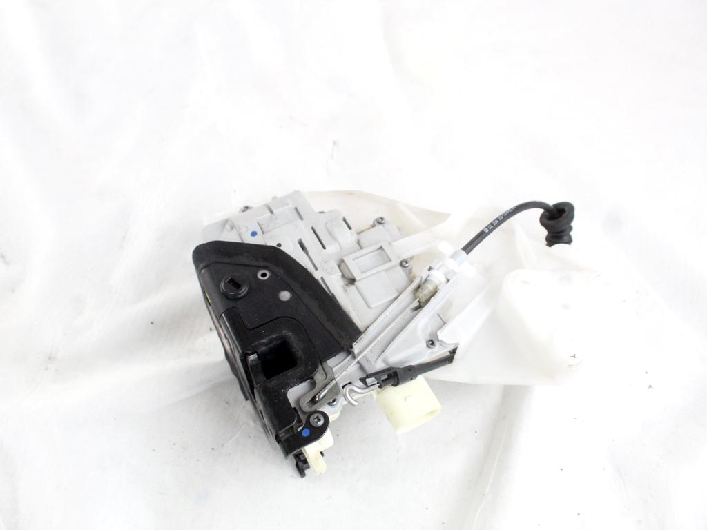 3C4839015B CHIUSURA SERRATURA PORTA POSTERIORE SINISTRA VOLKSWAGEN PASSAT SW 1.4 M 110KW AUT 5P (2013) RICAMBIO USATO