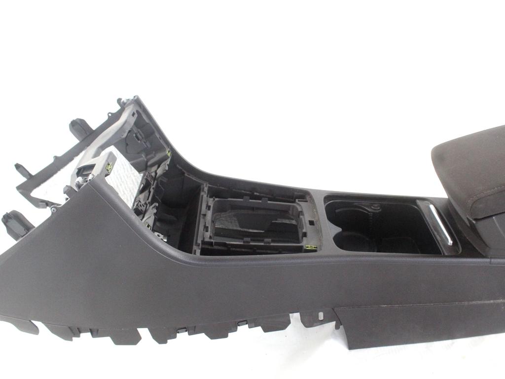3AB8632431QB TUNNEL CENTRALE CON BRACCIOLO VOLKSWAGEN PASSAT SW 1.4 M 110KW AUT 5P (2013) RICAMBIO USATO