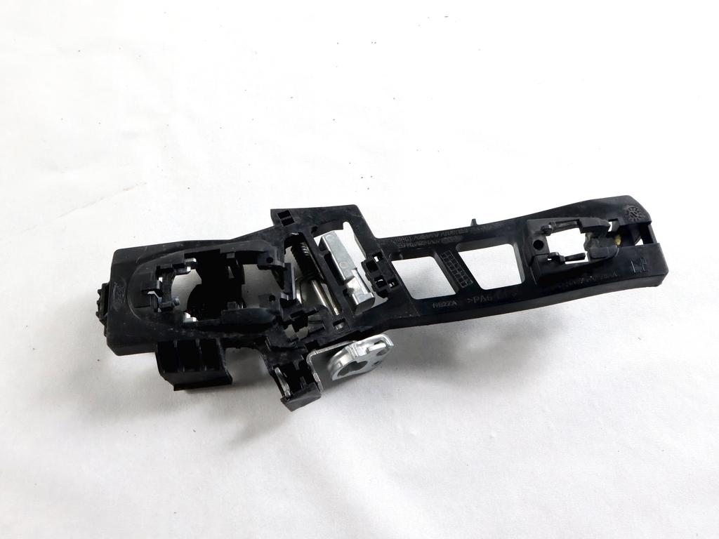 2082140 STAFFA SUPPORTO MANIGLIA ESTERNA PORTA ANTERIORE SINISTRA FORD ECOSPORT 1.5 D 88KW (2020) RICAMBIO USATO GN15-A224A37-FA 