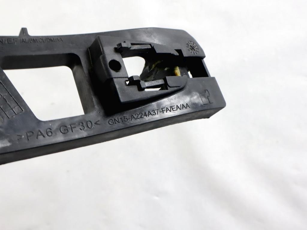 2082140 STAFFA SUPPORTO MANIGLIA ESTERNA PORTA ANTERIORE SINISTRA FORD ECOSPORT 1.5 D 88KW (2020) RICAMBIO USATO GN15-A224A37-FA 