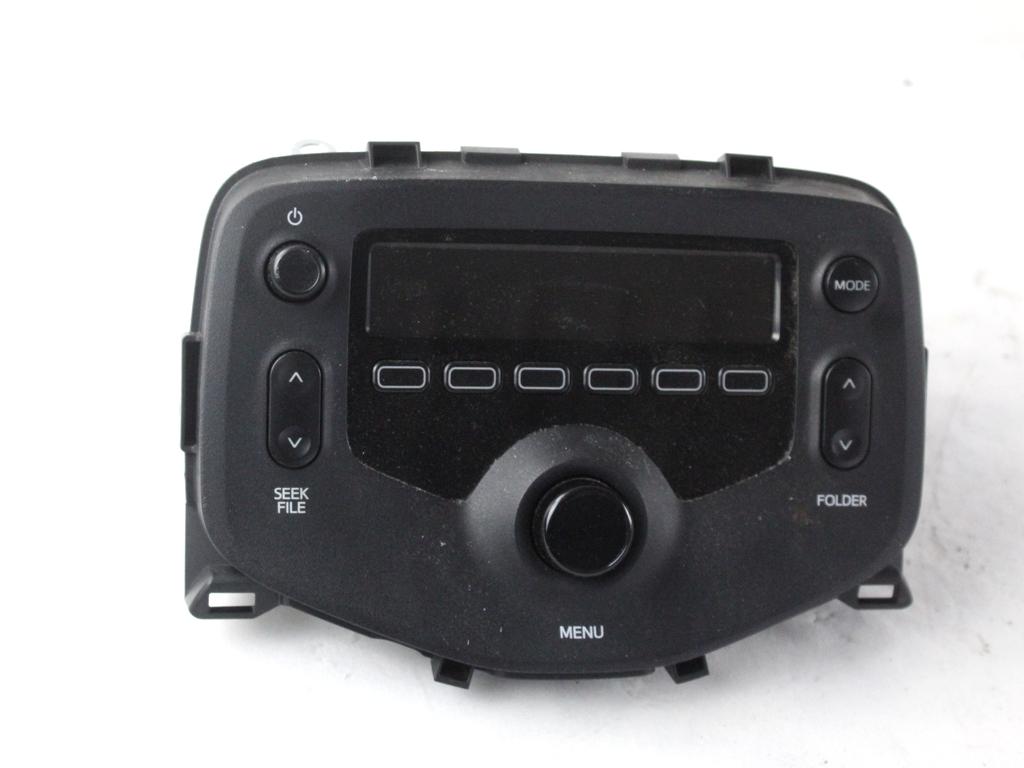 86120-0H040 AUTORADIO CITROEN C1 1.0 B 51KW 5M 5P (2015) RICAMBIO USATO ( NON FORNIAMO CODICE AUTORADIO , SOLO NUMERO TELAIO VEICOLO )