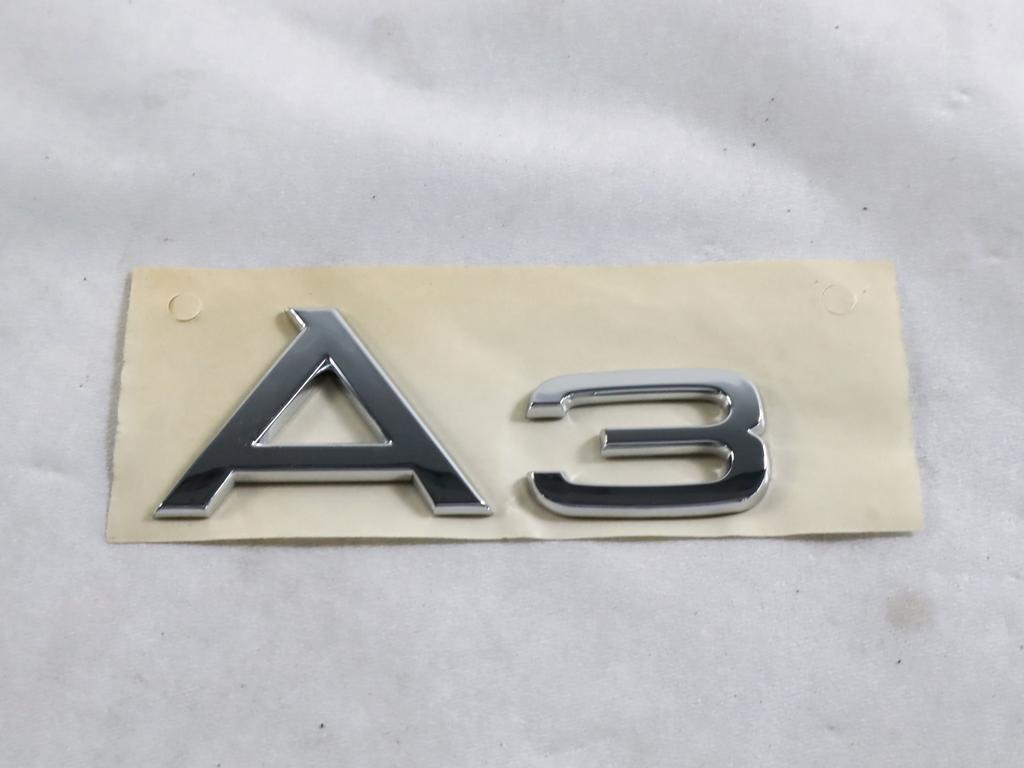 8P08537412ZZ STEMMA FREGIO LOGO EMBLEMA PORTELLONE COFANO POSTERIORE BAULE AUDI A3 2.0 D 103KW 6M 5P (2005) RICAMBIO NUOVO