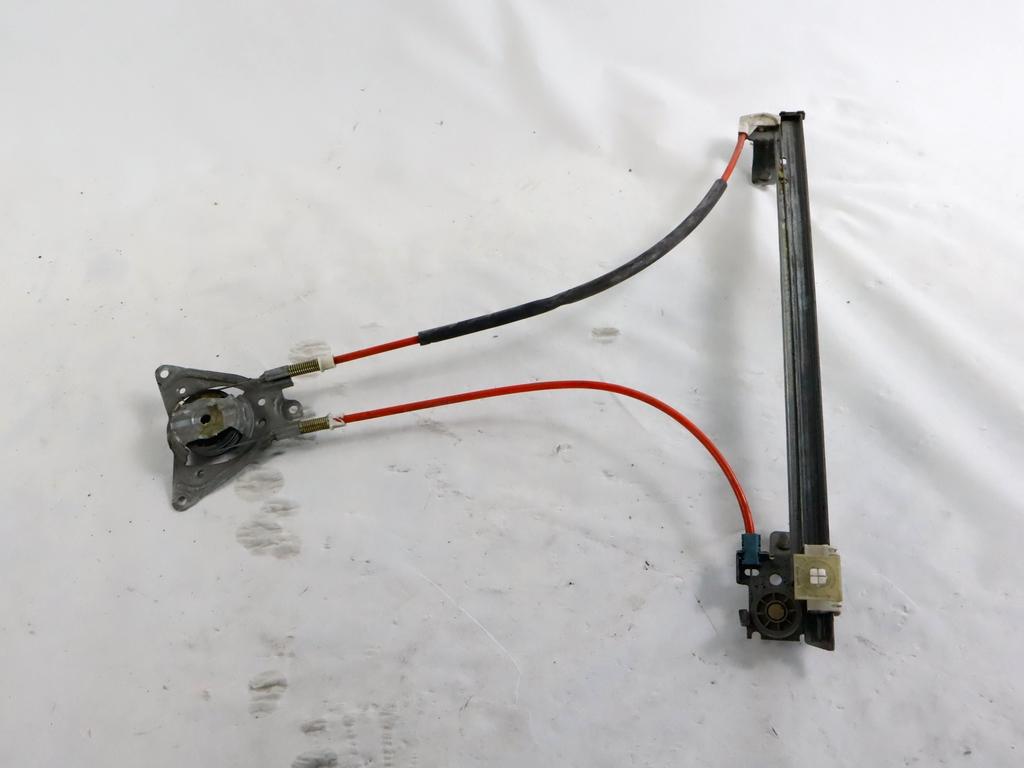 9222G9 MECCANSIMO ALZA-VETRO ALZA-CRISTALLO PORTA ANTERIORE DESTRA PEUGEOT 106 1.0 B 37KW 5M 5P (1997) RICAMBIO USATO