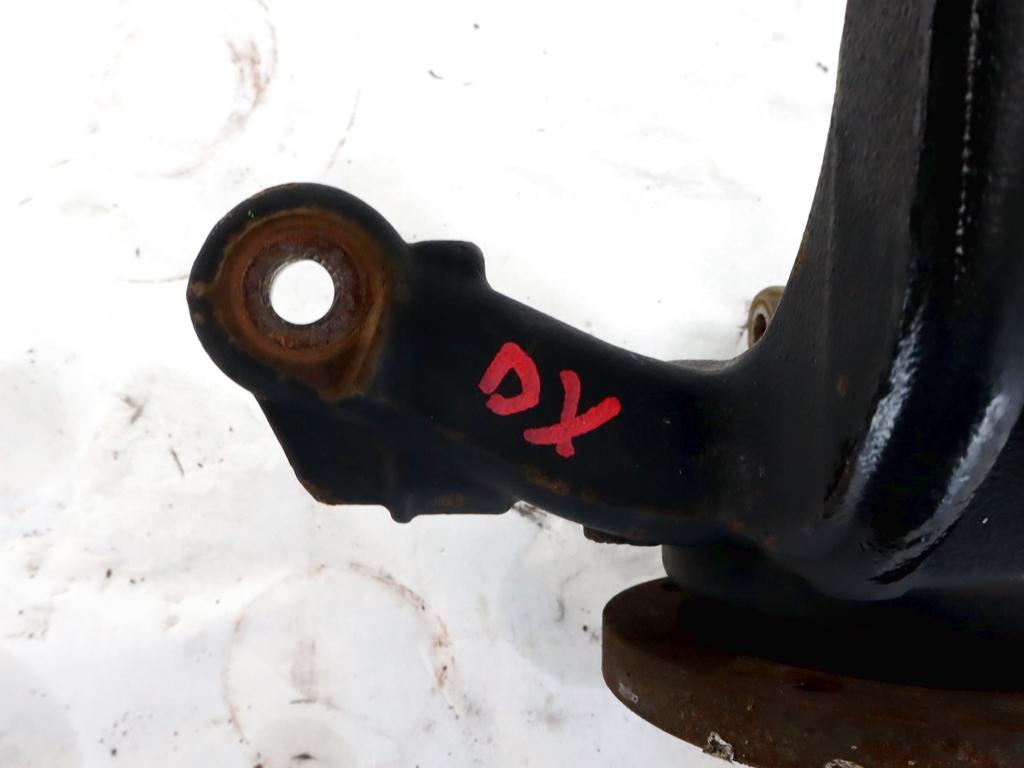 1607557580 MONTANTE SOSPENSIONE ANTERIORE DESTRO MOZZO CUSCINETTO 330776 335086 PEUGEOT 208 1.6 D 55KW 5M 5P (2016) RICAMBIO USATO 