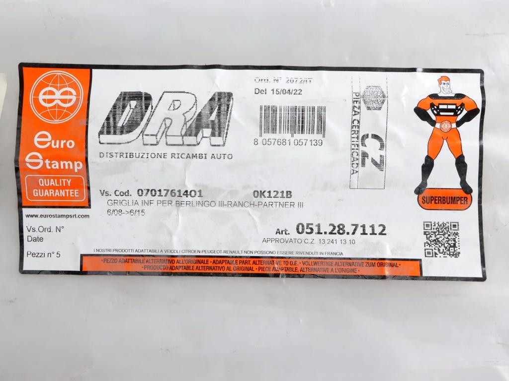 9677603680 MASCHERINA GRIGLIA RIVESTIMENTO INFERIORE PARAURTI ANTERIORE CITROEN BERLINGO 1.6 D 73KW 5M 5P (2016) RICAMBIO USATO 