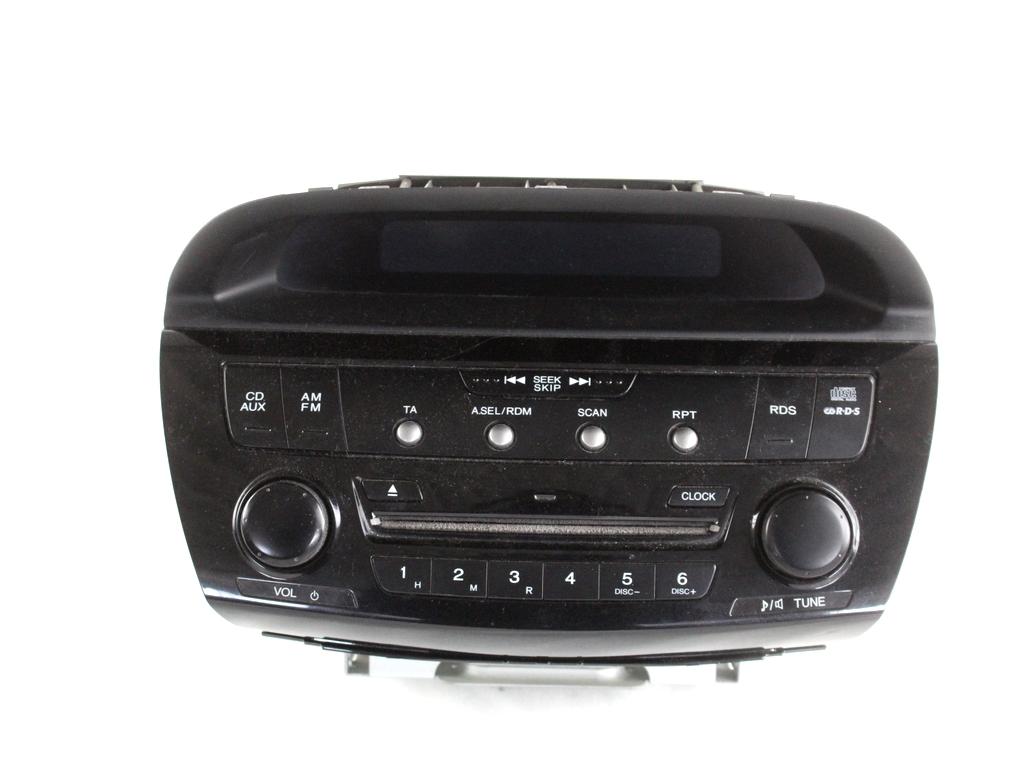 39100-SJD-G01 AUTORADIO HONDA FR-V 2.2 D 103KW 6M 5P (2006) RICAMBIO USATO (NON FORNIAMO CODICE AUTORADIO, MA SOLO NUMERO DI TELAIO VEICOLO)