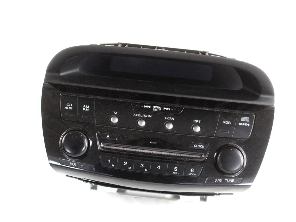 39100-SJD-G01 AUTORADIO HONDA FR-V 2.2 D 103KW 6M 5P (2006) RICAMBIO USATO (NON FORNIAMO CODICE AUTORADIO, MA SOLO NUMERO DI TELAIO VEICOLO)