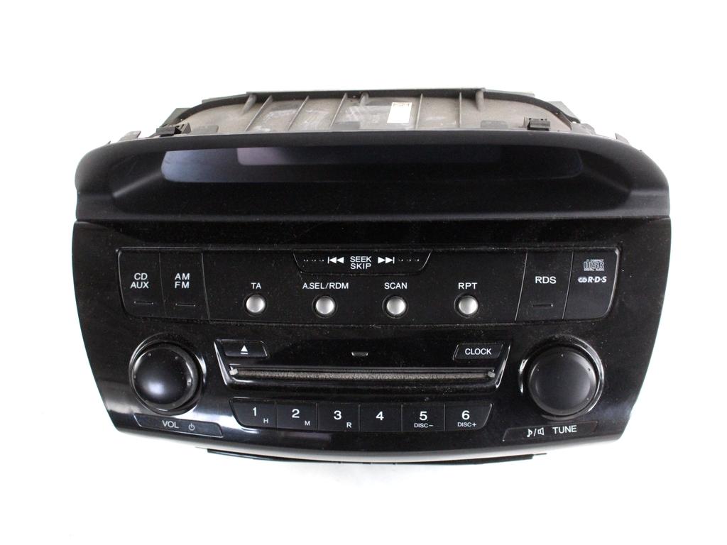 39100-SJD-G01 AUTORADIO HONDA FR-V 2.2 D 103KW 6M 5P (2006) RICAMBIO USATO (NON FORNIAMO CODICE AUTORADIO, MA SOLO NUMERO DI TELAIO VEICOLO)