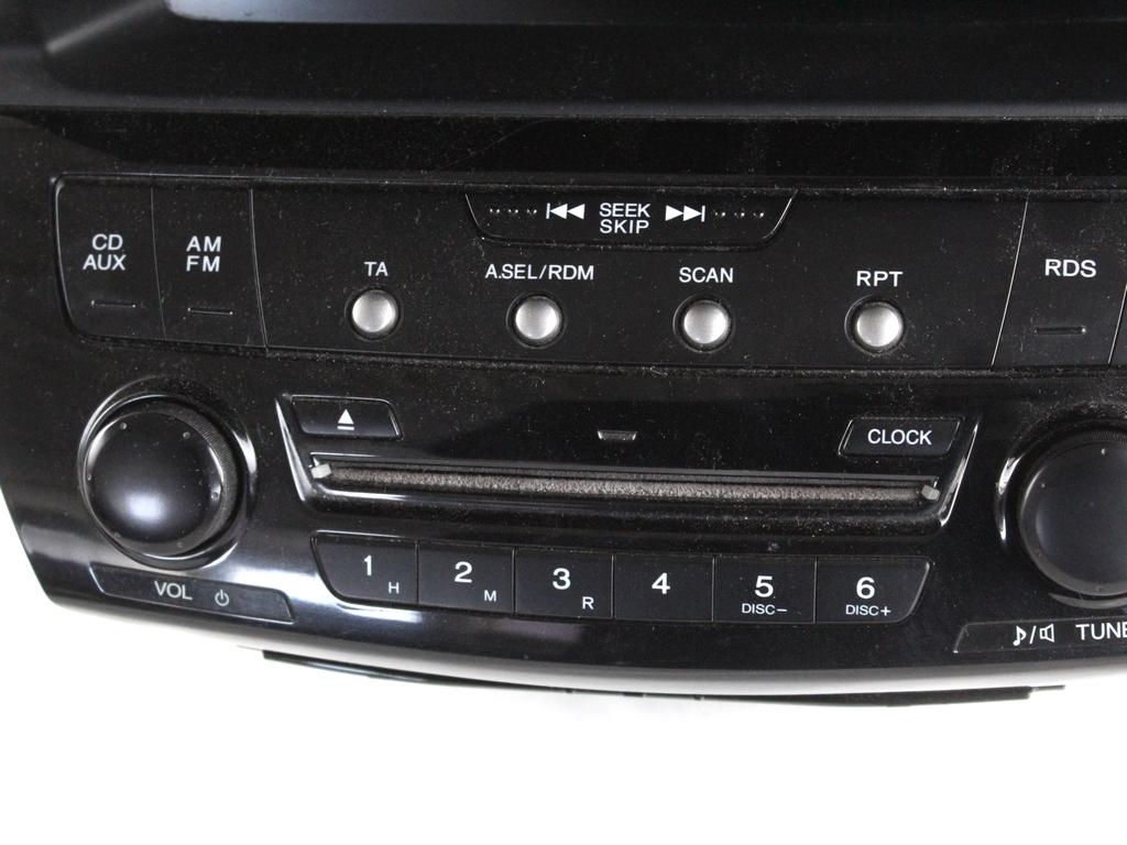 39100-SJD-G01 AUTORADIO HONDA FR-V 2.2 D 103KW 6M 5P (2006) RICAMBIO USATO (NON FORNIAMO CODICE AUTORADIO, MA SOLO NUMERO DI TELAIO VEICOLO)
