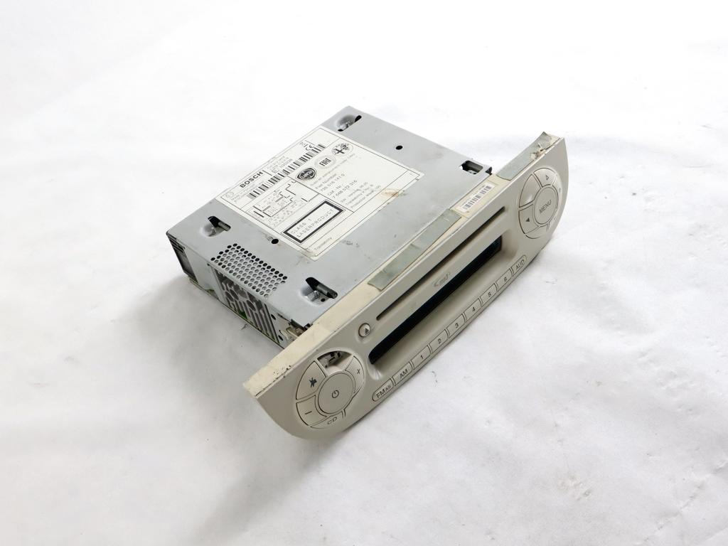 735516141 AUTORADIO FIAT 500 1.3 D 55KW 5M 3P (2010) RICAMBIO USATO (NON FORNIAMO CODICE AUTORADIO) 7648572316