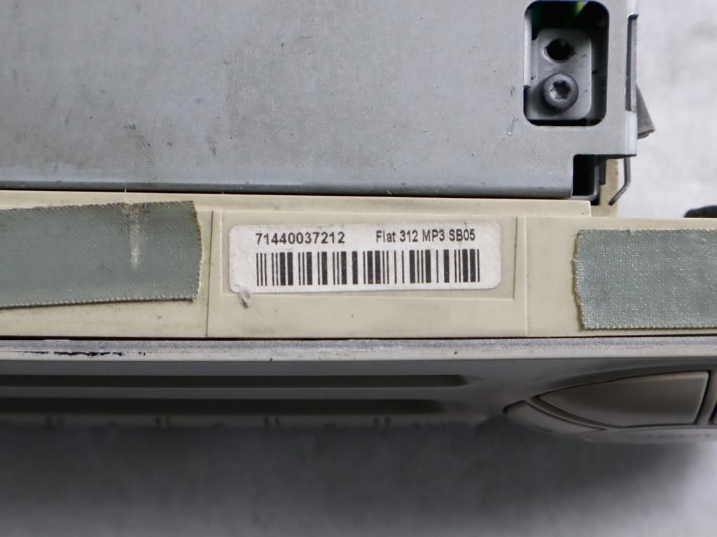 735516141 AUTORADIO FIAT 500 1.3 D 55KW 5M 3P (2010) RICAMBIO USATO (NON FORNIAMO CODICE AUTORADIO) 7648572316