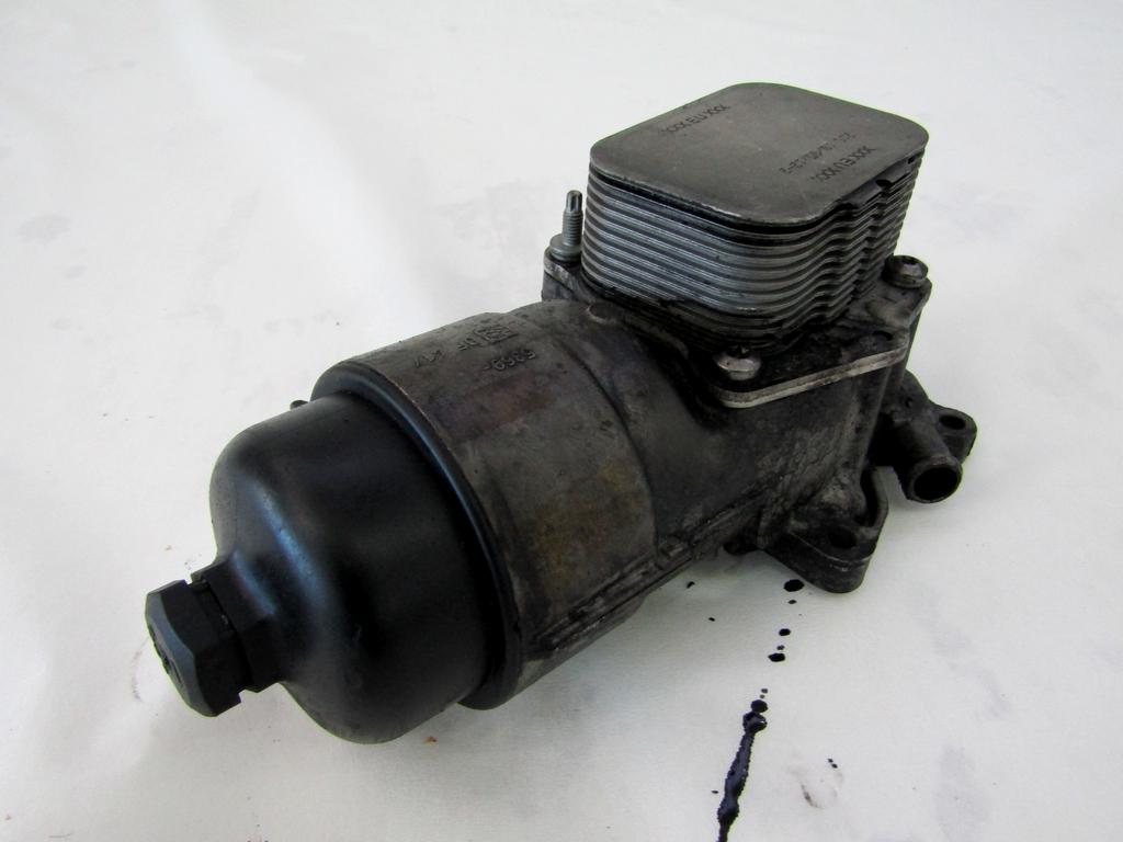 TOPLOTNI IZMENJEVALNIK/FILTER OLJA  OEM N. 9656969980 ORIGINAL REZERVNI DEL CITROEN DS3 (2009 - 2014) DIESEL LETNIK 2012