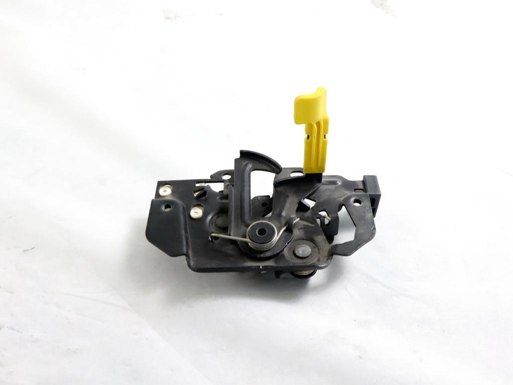 1813550 CHIUSURA SERRATURA COFANO ANTERIORE FORD FIESTA 1.6 B 77KW 5M 5P (2013) RICAMBIO USATO C1BA-16700-CE