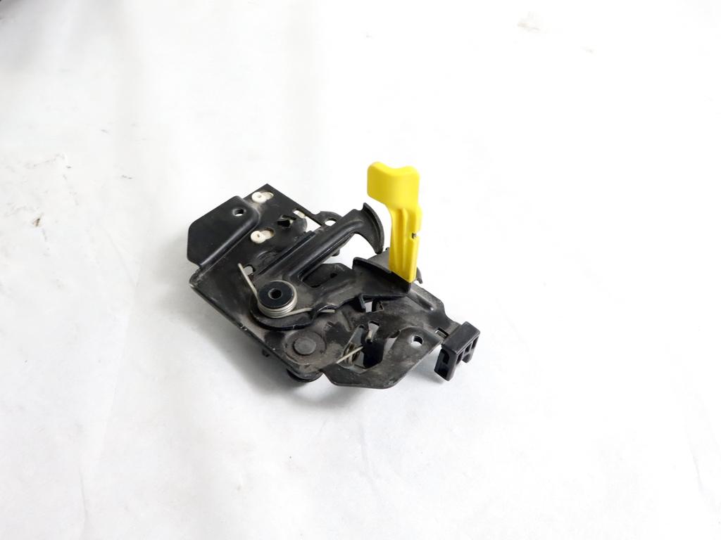 1813550 CHIUSURA SERRATURA COFANO ANTERIORE FORD FIESTA 1.6 B 77KW 5M 5P (2013) RICAMBIO USATO C1BA-16700-CE