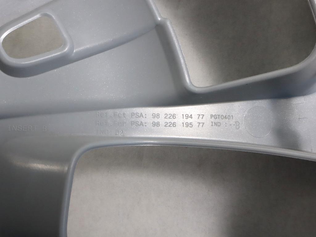 9833360880 COPRICERCHIO DA 16 POLLICI OPEL VIVARO C 1.5 D 75 KW (2020) RICAMBIO NUOVO