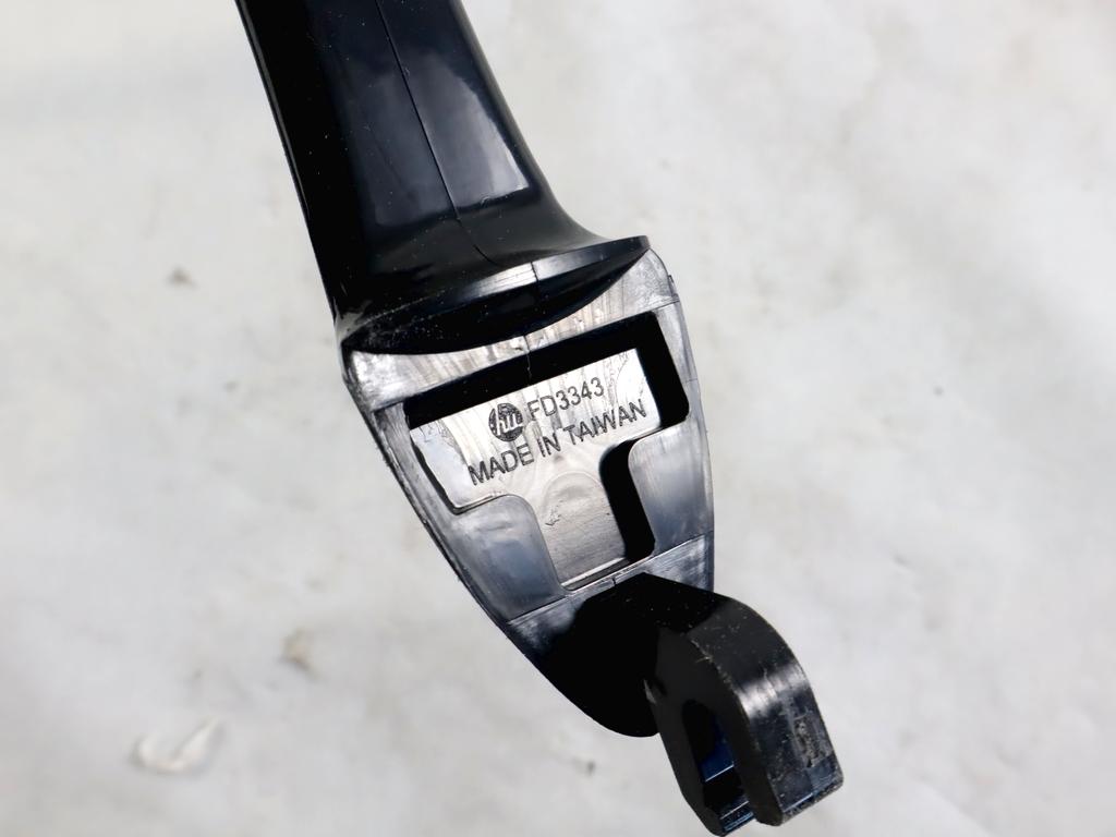1107182 MANIGLIA ESTERNA PORTA ANTERIORE DESTRA FORD FOCUS 1.8 D 66KW 5M 5P (2001) RICAMBIO NUOVO