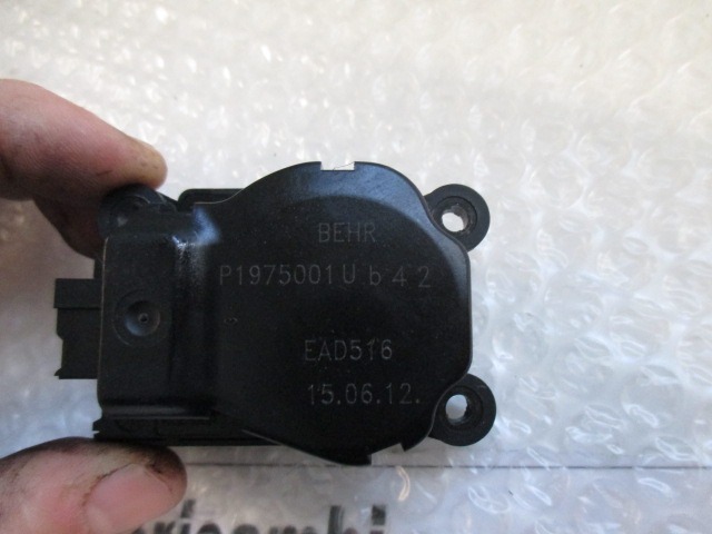 MOTORCEK OGREVANJA OEM N. P1975001U ORIGINAL REZERVNI DEL CITROEN DS3 (2009 - 2014) DIESEL LETNIK 2012