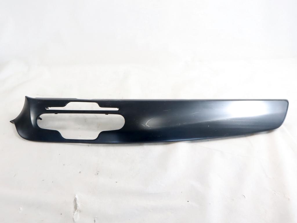 156099028 MODANATURA RIVESTIMENTO CRUSCOTTO LATO DESTRO PASSEGGERO ALFA ROMEO GIULIETTA 1.6 77KW 5PD 6M (2010) RICAMBIO USATO 