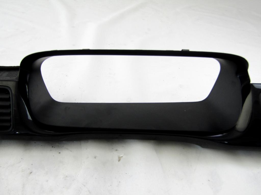 77620-SJD-G010 RIVESTIMENTO MASCHERINA CENTRALE CRUSCOTTO HONDA FR-V 2.2 D 103KW 6M 5P (2006) RICAMBIO USATO