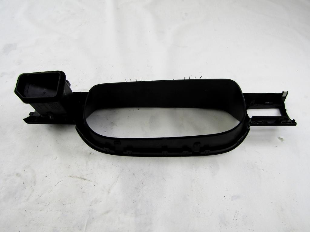 77620-SJD-G010 RIVESTIMENTO MASCHERINA CENTRALE CRUSCOTTO HONDA FR-V 2.2 D 103KW 6M 5P (2006) RICAMBIO USATO