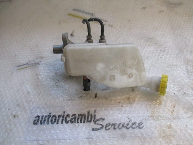ZAVORNI CILINDER OEM N. 00004635F0 ORIGINAL REZERVNI DEL CITROEN DS3 (2009 - 2014) DIESEL LETNIK 2012