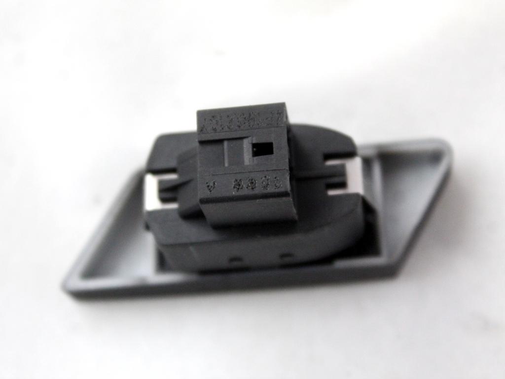 4F1962107 COMANDO INTERRUTTORE CHIUSURA APERTURA INTERNA PORTE AUDI A6 C6 SW 3.0 D 4X4 171KW AUT 5P (2008) RICAMBIO USATO