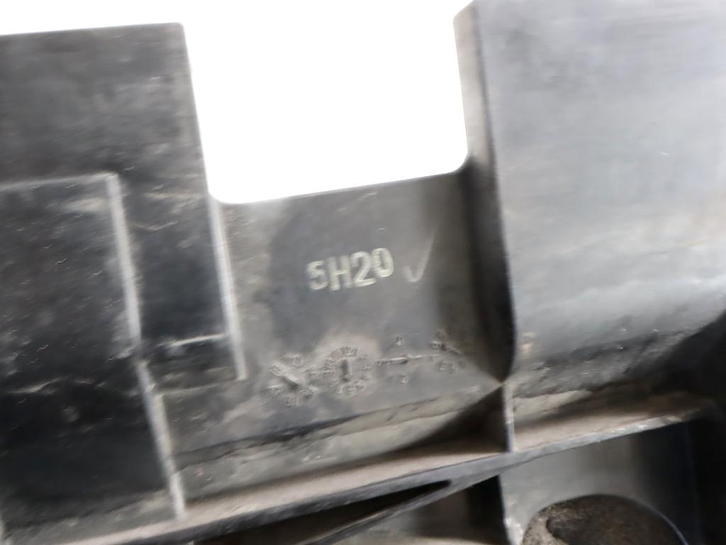 214134BE0A STAFFA RIVESTIMENTO RADIATORE LATO SINISTRO NISSAN X-TRAIL T32 R 1.6 D 4X4 96KW 6M 5P (2018) RICAMBIO USATO 
