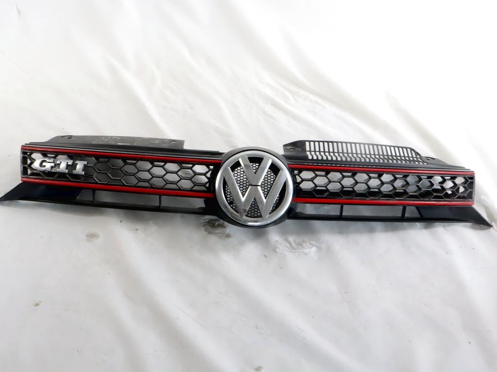 5K0853651A MASCHERINA GRILIA PARAURTI ANTERIORE CON STEMMA VOLKSWAGEN GOLF 6 2.0 D 81KW 5M 5P (2009) RICAMBIO USATO