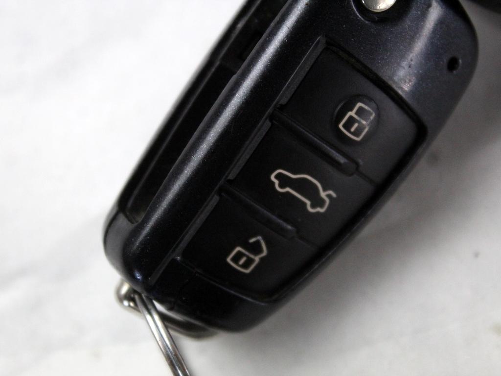 4F0909131 KIT BLOCCHETTI ACCENSIONE APERTURA CON CHIAVE AUDI A6 C6 SW 3.0 D 4X4 171KW AUT 5P (2008) RICAMBIO USATO