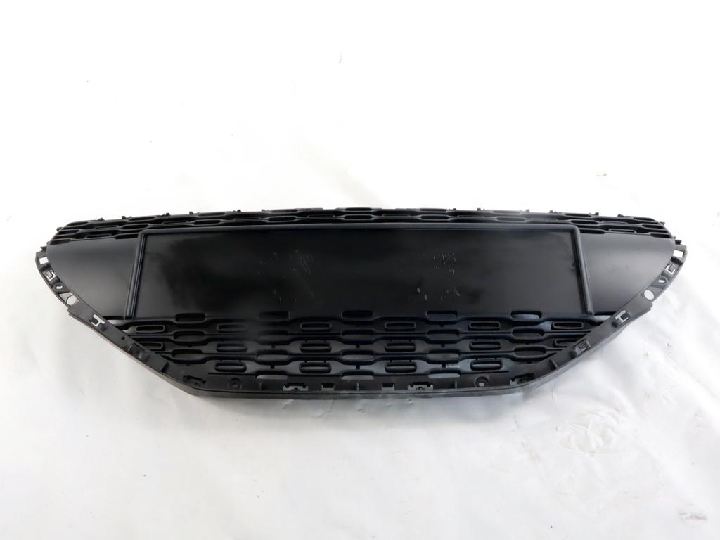 9672794377 MASCHERINA GRIGLIA PARAURTI ANTERIORE PEUGEOT 208 1.4 D 50KW 5M 5P (2012) RICAMBIO USATO 9672794380